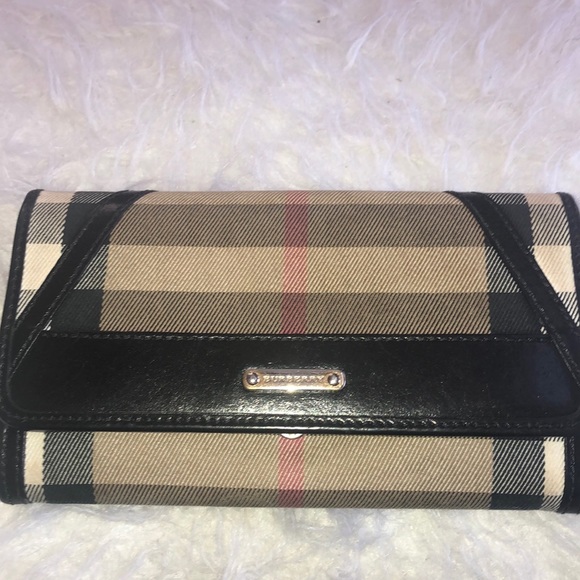 Authentic Burberry wallet - Picture 8 of 8